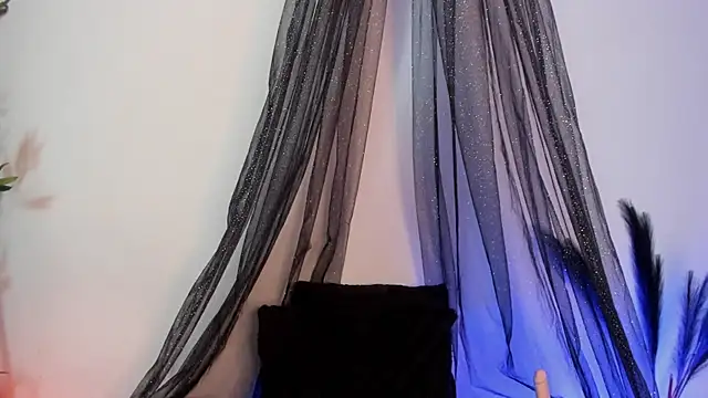 Snapshot of Nyx_nayla chatting on 03-15-25, 04:02 Nyx nayla online show from 03-15-25, 04:02