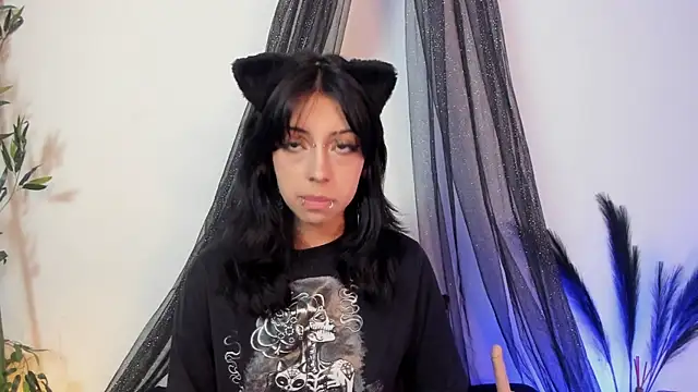 Snapshot of Nyx_nayla chatting on 03-22-25, 04:03 Nyx nayla online show from 03-22-25, 04:03