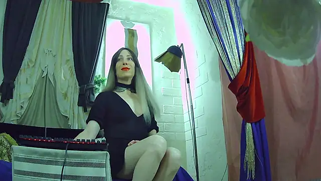 Snapshot of Mary_Loon chatting on 11-12-25, 04:18 Mary Loon online show from 11-12-25, 04:18