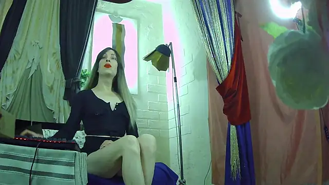 Snapshot of Mary_Loon chatting on 01-06-26, 12:09 Mary Loon online show from 01-06-26, 12:09