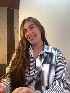 Snapshot of emmily_d chatting on 05-01-26, 03:00 emmily d online show from 05-01-26, 03:00
