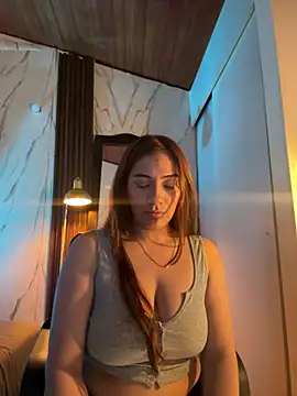 Snapshot of emmily_d chatting on 06-02-26, 06:10 emmily d online show from 06-02-26, 06:10