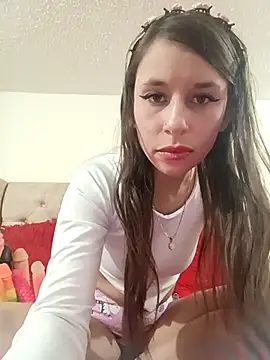 Snapshot of RubyEmerald chatting on 11-28-25, 03:31 RubyEmerald online show from 11-28-25, 03:31