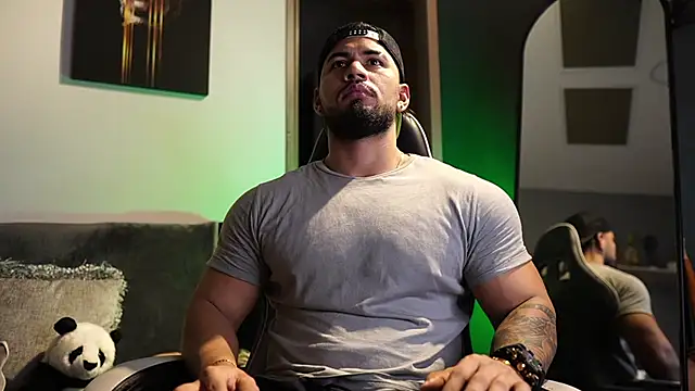 Snapshot of jaxon_colton chatting on 03-23-25, 04:27 jaxon colton online show from 03-23-25, 04:27