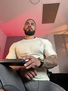 Snapshot of jaxon_colton chatting on 02-14-26, 01:02 jaxon colton online show from 02-14-26, 01:02