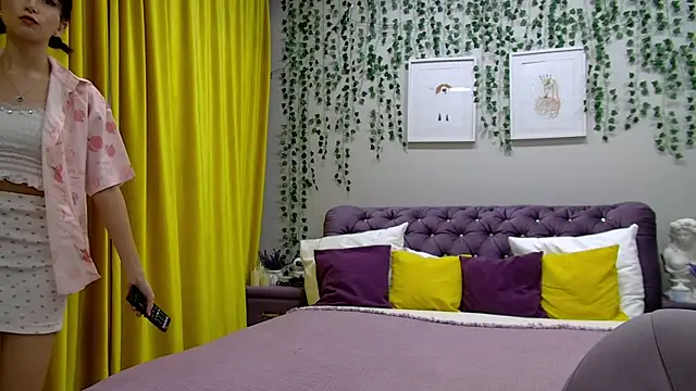 NicoleLimp online show from 02-03-25, 12:47