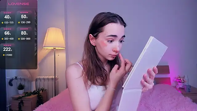 Snapshot of PollyBeev chatting on 03-08-25, 11:05 PollyBeev online show from 03-08-25, 11:05