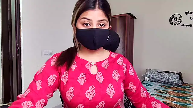 Hoty-Shivangi online show from 02-28-26, 10:49