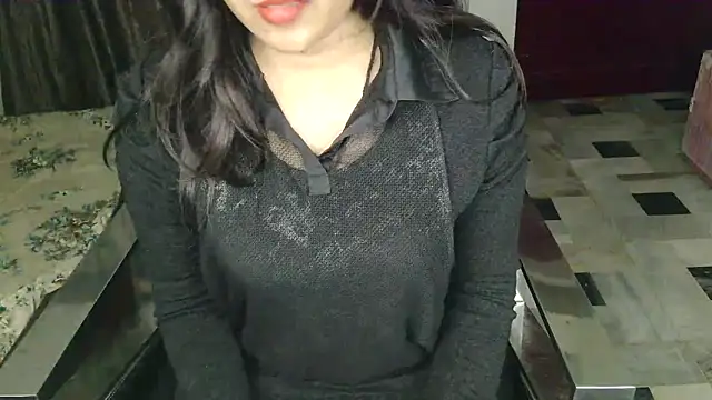 aarushi sharmaa online show from 11-23-25, 05:24