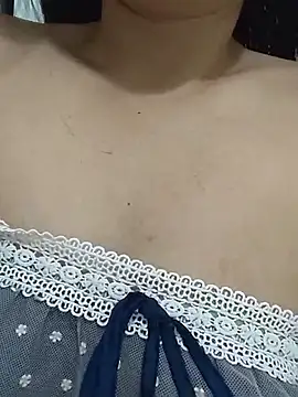 girldam95 online show from 12-17-25, 05:02