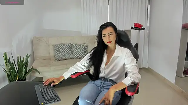 coniie jhons online show from 02-13-26, 12:45