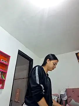 Snapshot of Daila_20_ chatting on 03-12-26, 02:01 Daila 20 online show from 03-12-26, 02:01