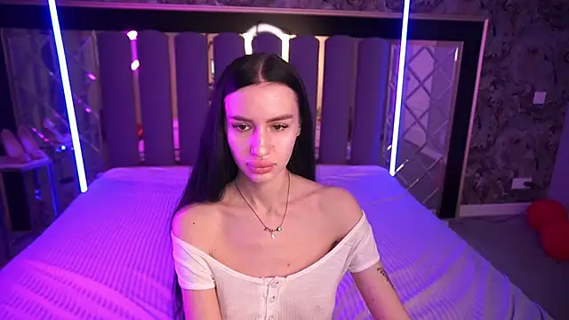 Snow WhiteeeX online show from 03-03-26, 06:30