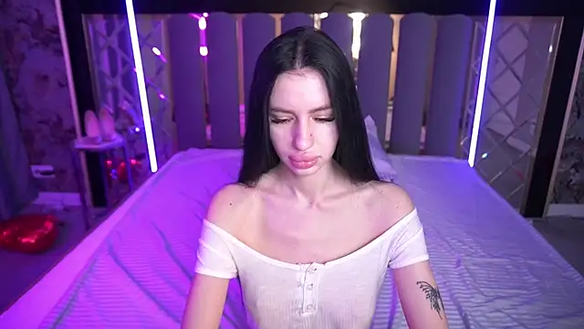 Snow WhiteeeX online show from 03-16-26, 06:39