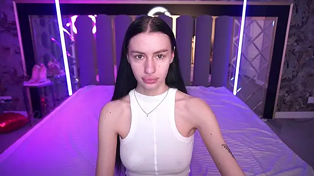 Snow WhiteeeX online show from 04-06-26, 05:41