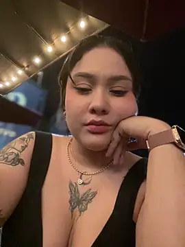 AHRI LEE online show from 02-23-25, 07:55