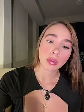 Lanataylor- online show from 05-05-26, 12:18