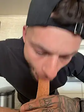 hottwoboys online show from 04-14-26, 10:43