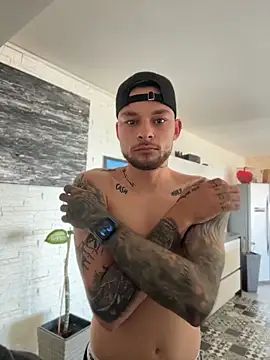 hottwoboys online show from 05-22-26, 08:10