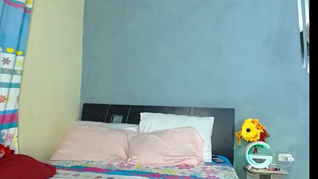 Snapshot of Madison__12 chatting on 02-08-25, 11:13 Madison 12 online show from 02-08-25, 11:13