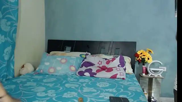 Snapshot of Madison__12 chatting on 02-21-25, 02:17 Madison 12 online show from 02-21-25, 02:17