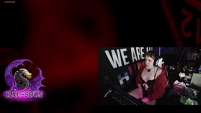 Snapshot of Rae-Suon chatting on 11-06-25, 03:18 Rae-Suon online show from 11-06-25, 03:18