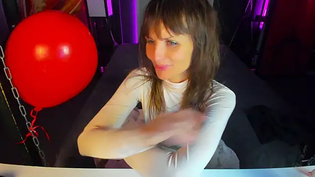 Elizabe th online show from 02-14-25, 08:42