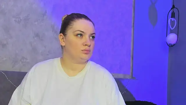 Snapshot of MelanieBrownn chatting on 05-31-26, 04:31 MelanieBrownn online show from 05-31-26, 04:31