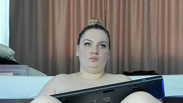 Snapshot of MelanieBrownn chatting on 07-25-26, 06:55 MelanieBrownn online show from 07-25-26, 06:55