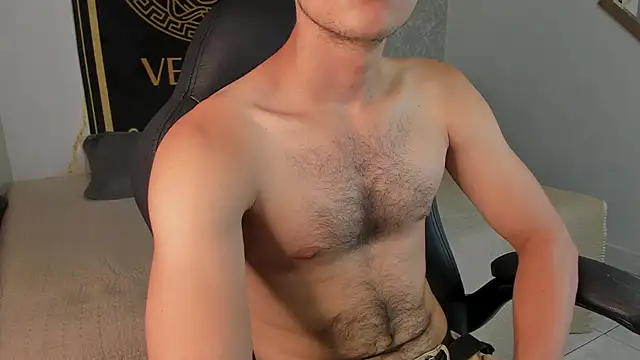 Snapshot of Desmon_Clark chatting on 01-14-25, 10:02 Desmon Clark online show from 01-14-25, 10:02