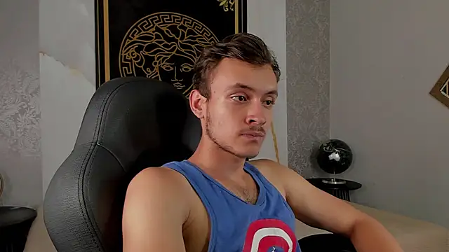 Snapshot of Desmon_Clark chatting on 01-28-25, 09:40 Desmon Clark online show from 01-28-25, 09:40