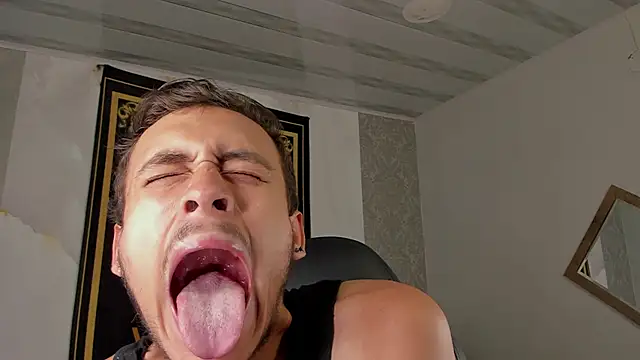 Snapshot of Desmon_Clark chatting on 01-31-25, 10:52 Desmon Clark online show from 01-31-25, 10:52