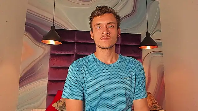 Snapshot of Desmon_Clark chatting on 02-04-25, 06:57 Desmon Clark online show from 02-04-25, 06:57