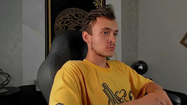 Snapshot of Desmon_Clark chatting on 02-05-25, 12:42 Desmon Clark online show from 02-05-25, 12:42