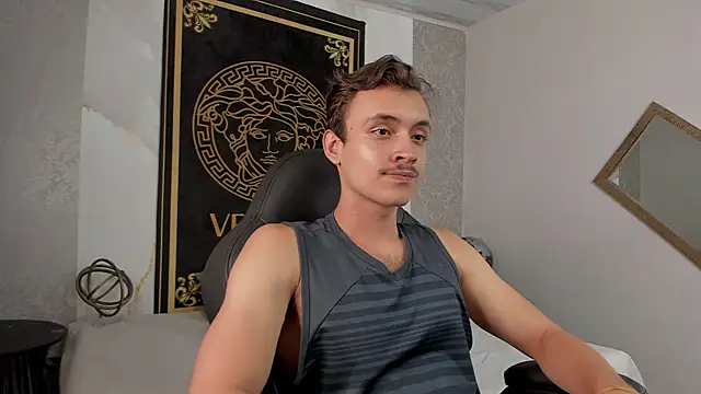 Snapshot of Desmon_Clark chatting on 02-09-25, 11:46 Desmon Clark online show from 02-09-25, 11:46