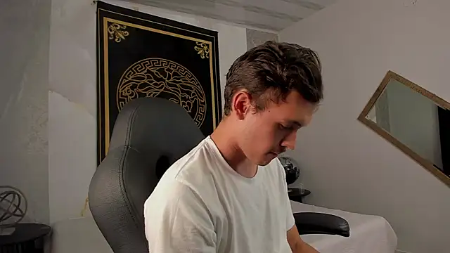 Snapshot of Desmon_Clark chatting on 02-11-25, 11:22 Desmon Clark online show from 02-11-25, 11:22