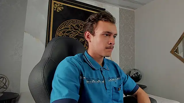 Snapshot of Desmon_Clark chatting on 02-12-25, 09:54 Desmon Clark online show from 02-12-25, 09:54