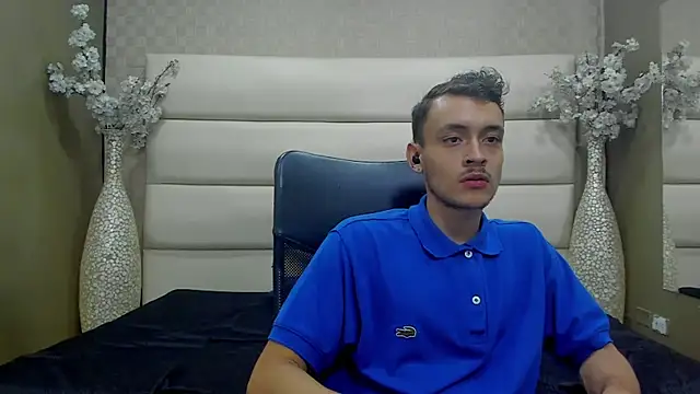 Snapshot of Desmon_Clark chatting on 03-09-25, 04:27 Desmon Clark online show from 03-09-25, 04:27