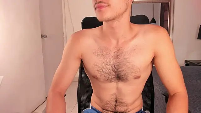 Snapshot of Desmon_Clark chatting on 03-20-25, 11:56 Desmon Clark online show from 03-20-25, 11:56