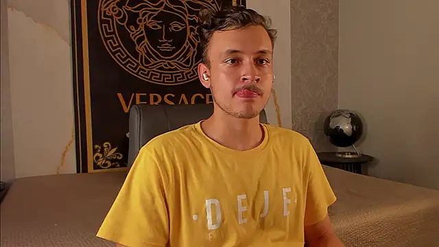 Snapshot of Desmon_Clark chatting on 09-14-25, 12:43 Desmon Clark online show from 09-14-25, 12:43