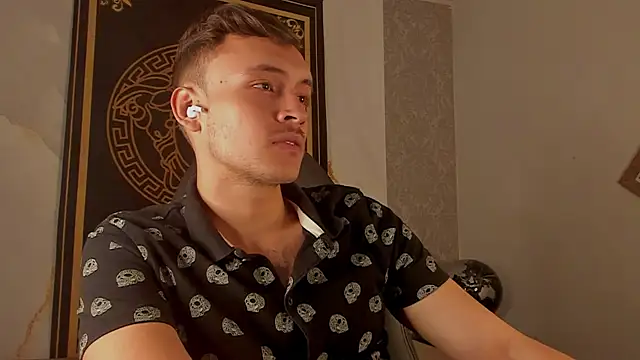 Snapshot of Desmon_Clark chatting on 10-02-25, 10:28 Desmon Clark online show from 10-02-25, 10:28