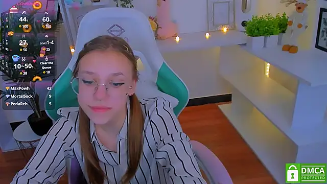 LayriantaVee online show from 01-10-25, 01:09