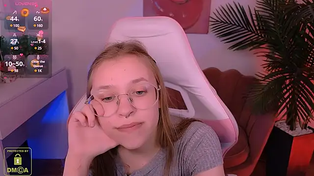 LayriantaVee online show from 03-16-25, 10:22