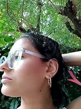 Snapshot of Ary-18 chatting on 03-07-25, 07:16 Ary-18 online show from 03-07-25, 07:16