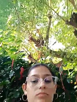 Snapshot of Ary-18 chatting on 03-10-25, 07:18 Ary-18 online show from 03-10-25, 07:18