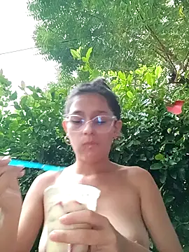 Snapshot of Ary-18 chatting on 03-18-25, 10:48 Ary-18 online show from 03-18-25, 10:48