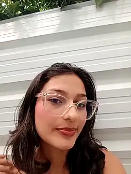 Snapshot of Ary-18 chatting on 09-15-25, 01:44 Ary-18 online show from 09-15-25, 01:44