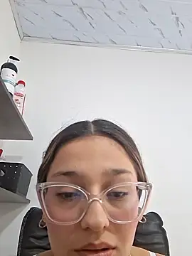 Snapshot of Ary-18 chatting on 02-02-26, 01:43 Ary-18 online show from 02-02-26, 01:43