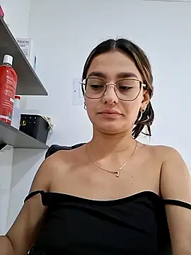 Snapshot of Ary-18 chatting on 02-10-26, 01:48 Ary-18 online show from 02-10-26, 01:48