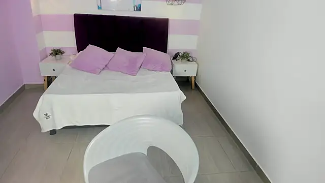 Scarlett  bell online show from 11-14-25, 07:12